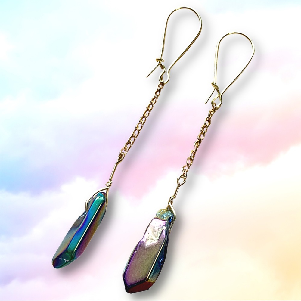 ⭐️ Crystal Dark Iridescent Quart Gold Hanging Chain Dangle Earrings